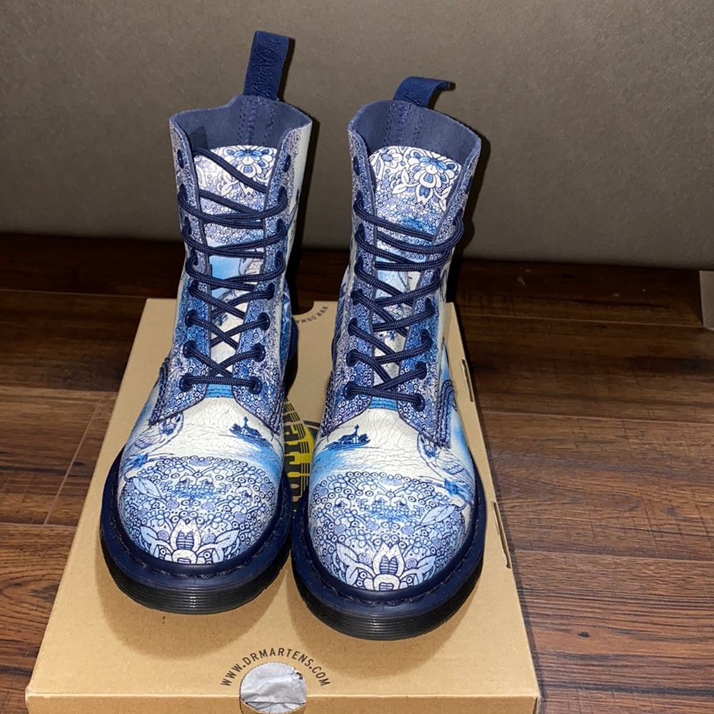 Dr. Martens Pascal Willow Boots